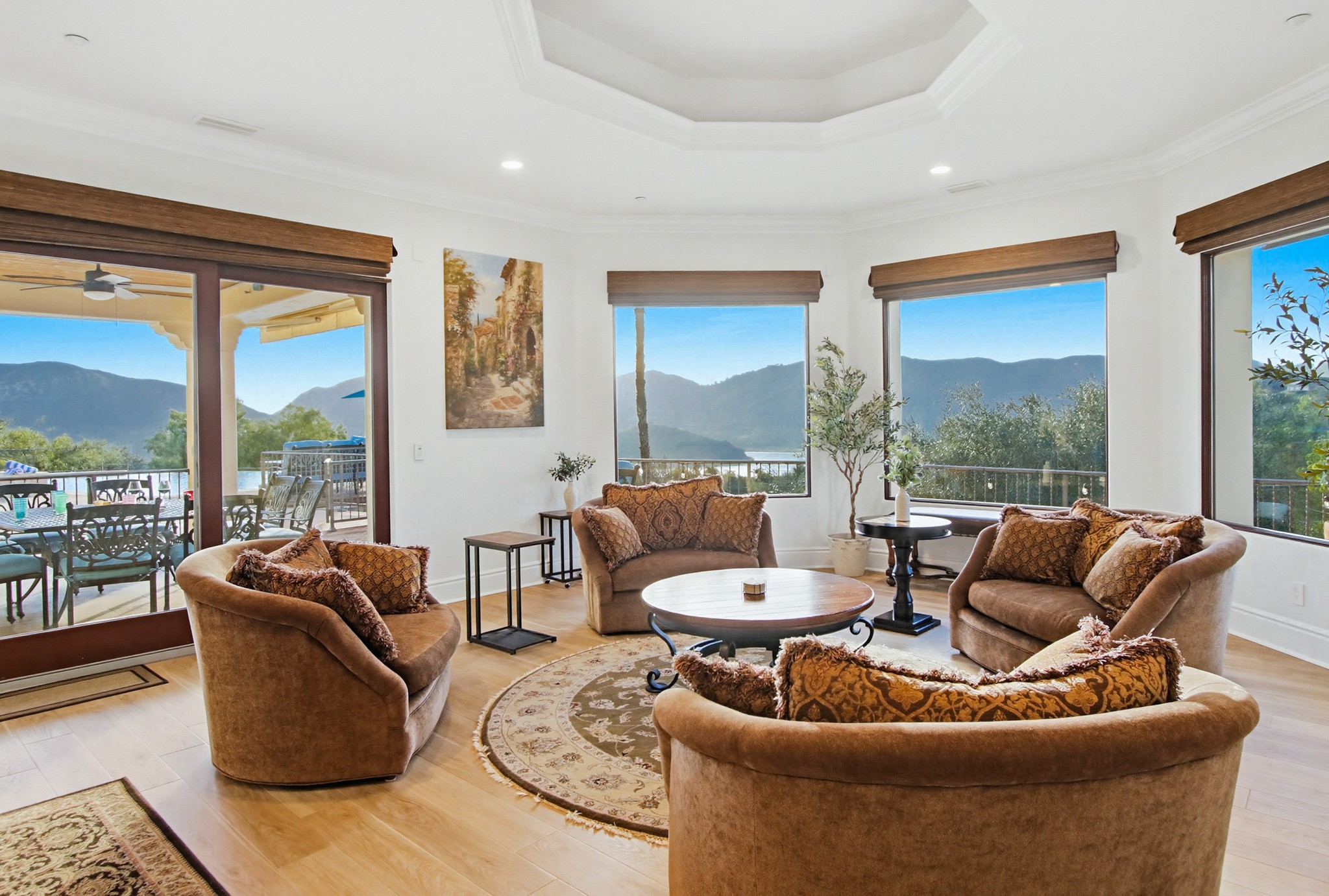 Virtual tour photo 40 of 248 for Casa Del Lago