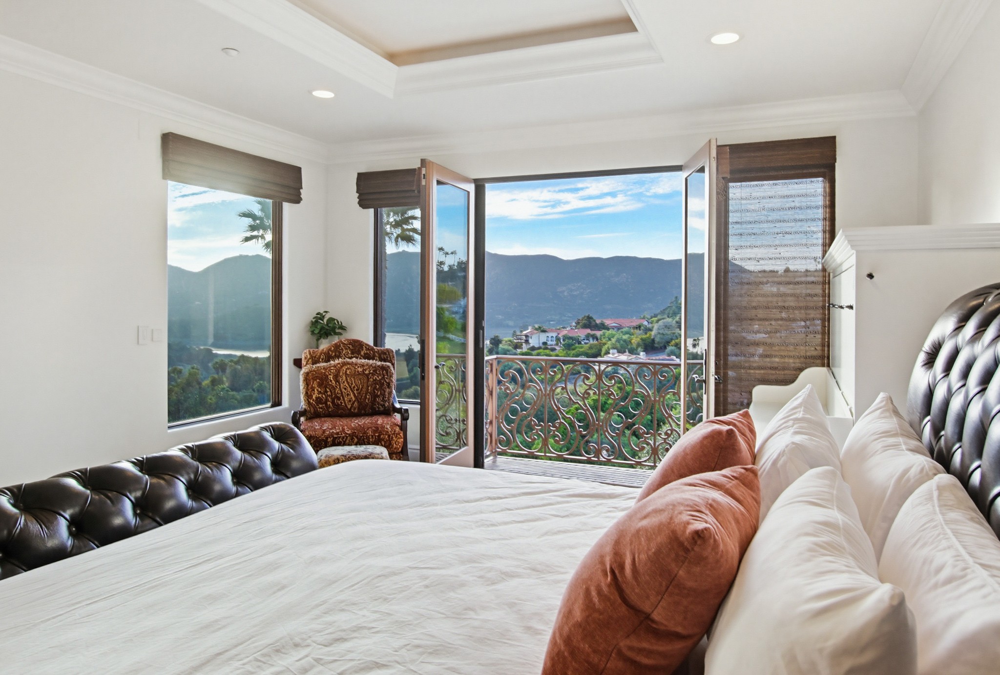 Virtual tour photo 61 of 248 for Casa Del Lago