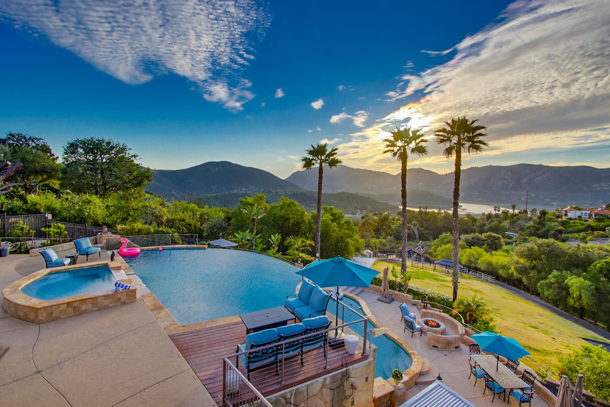 Virtual tour photo 73 of 248 for Casa Del Lago