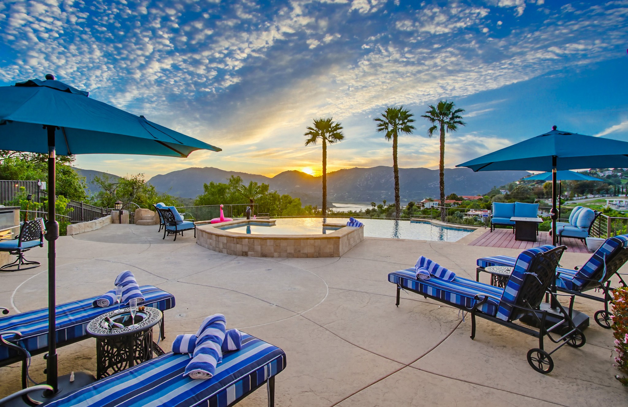 Virtual tour photo 78 of 248 for Casa Del Lago