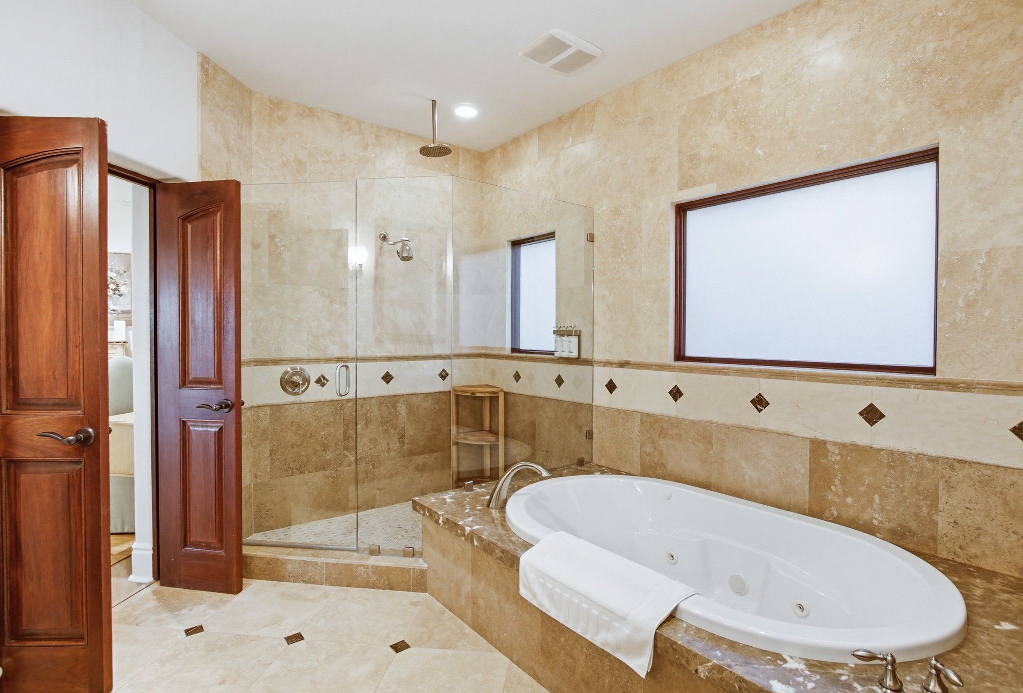 Virtual tour photo 87 of 248 for Casa Del Lago