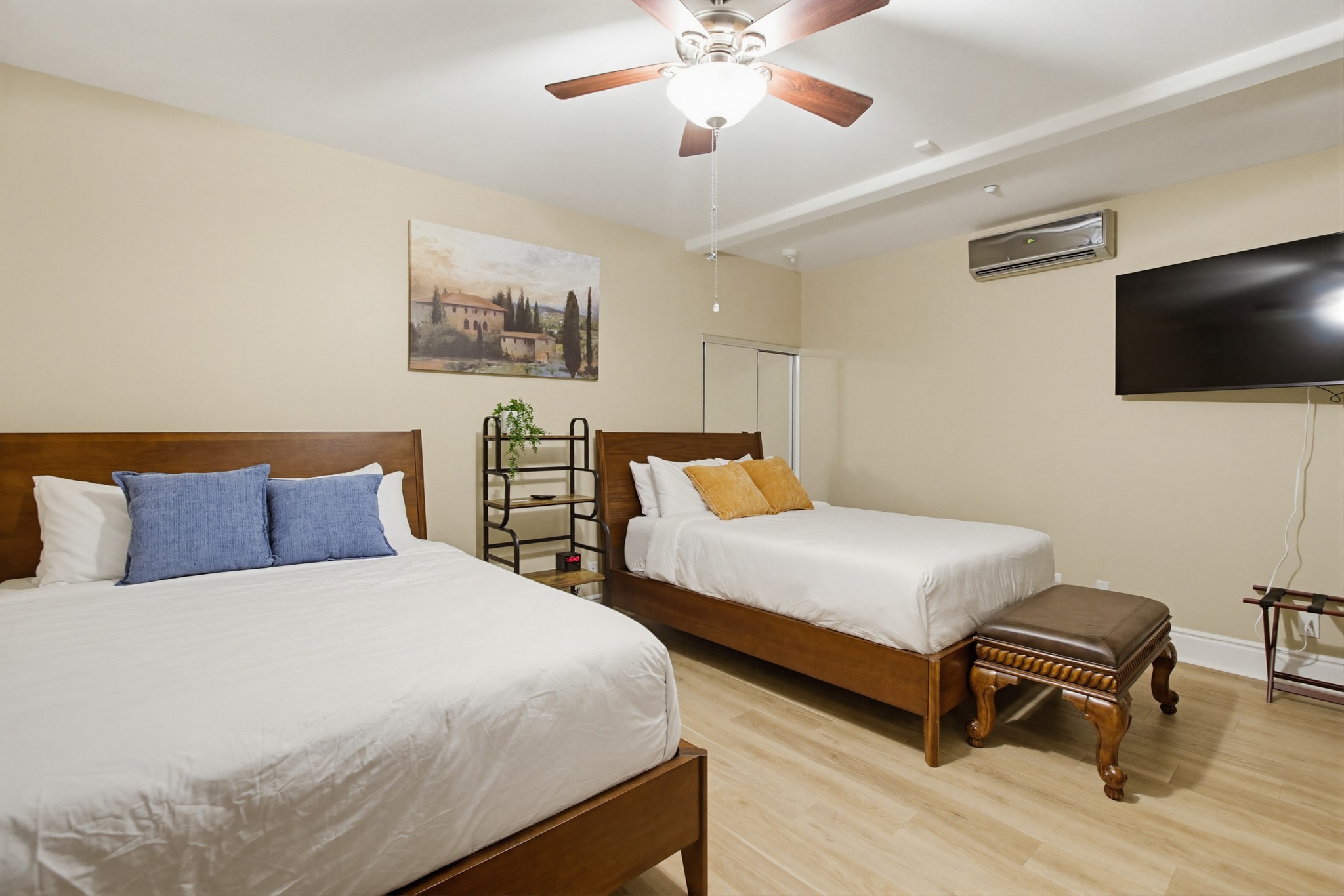 Virtual tour photo 105 of 248 for Casa Del Lago