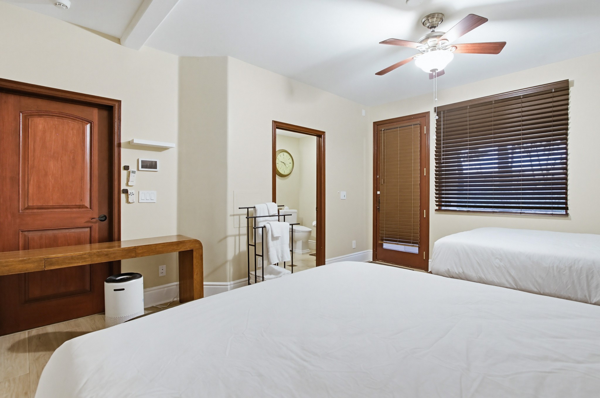 Virtual tour photo 106 of 248 for Casa Del Lago