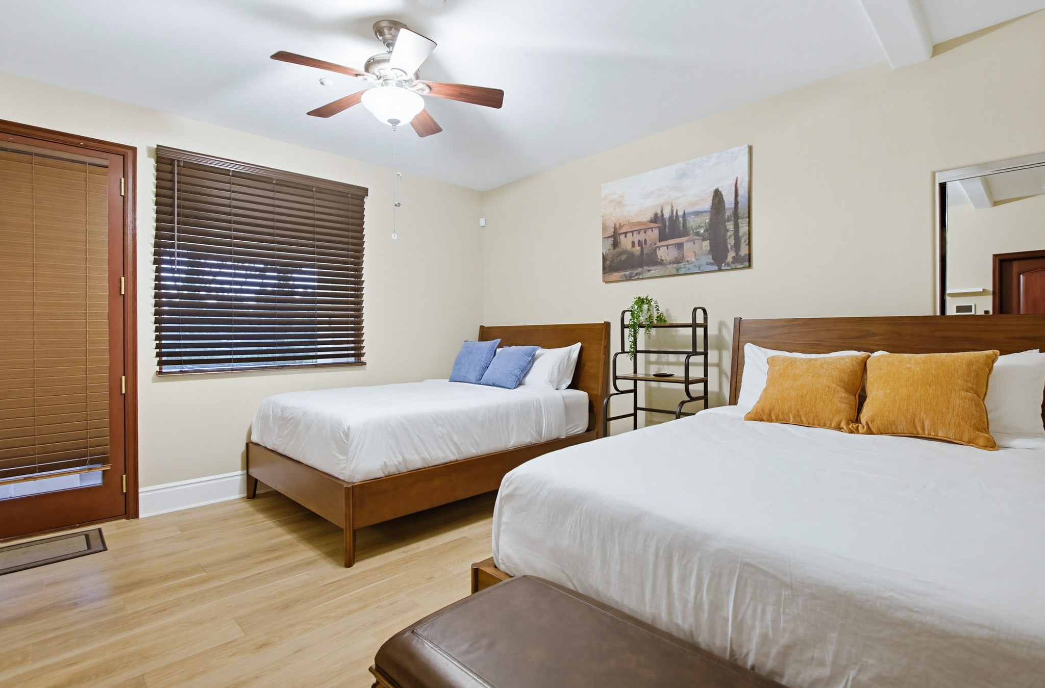 Virtual tour photo 107 of 248 for Casa Del Lago