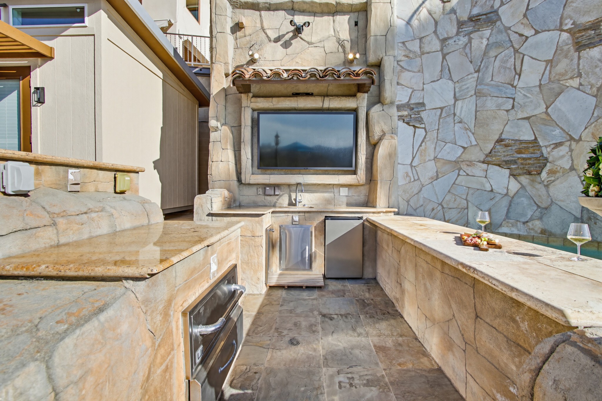 Virtual tour photo 142 of 248 for Casa Del Lago