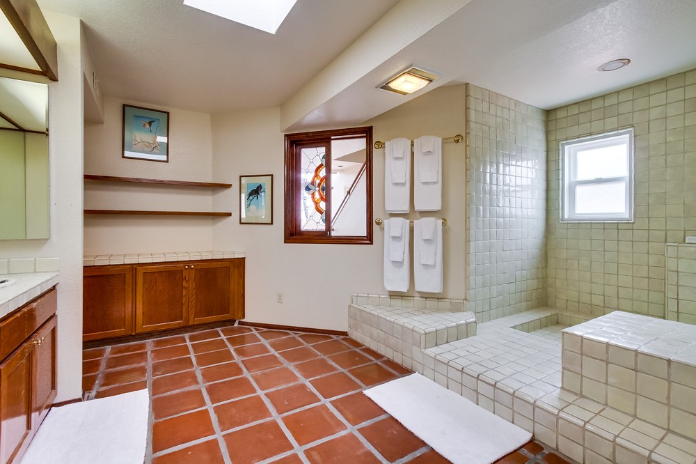 Virtual tour photo 31 of 50 for 3450 Bayside Walk