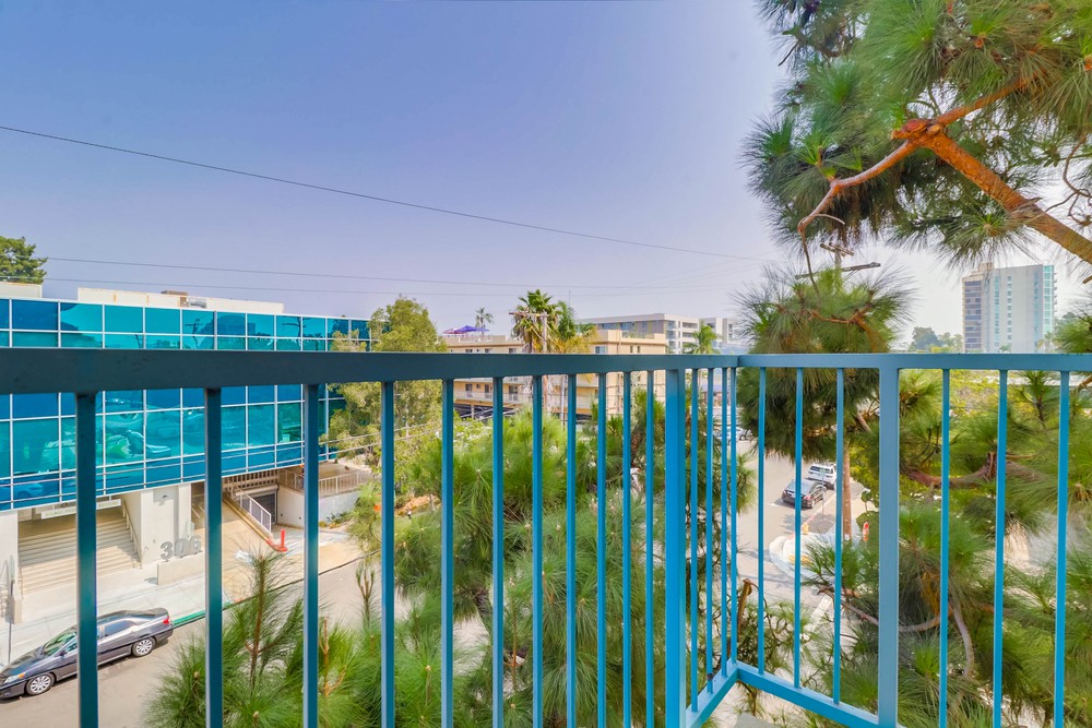 Virtual tour photo 41 of 44 for 3450 Third Ave #401