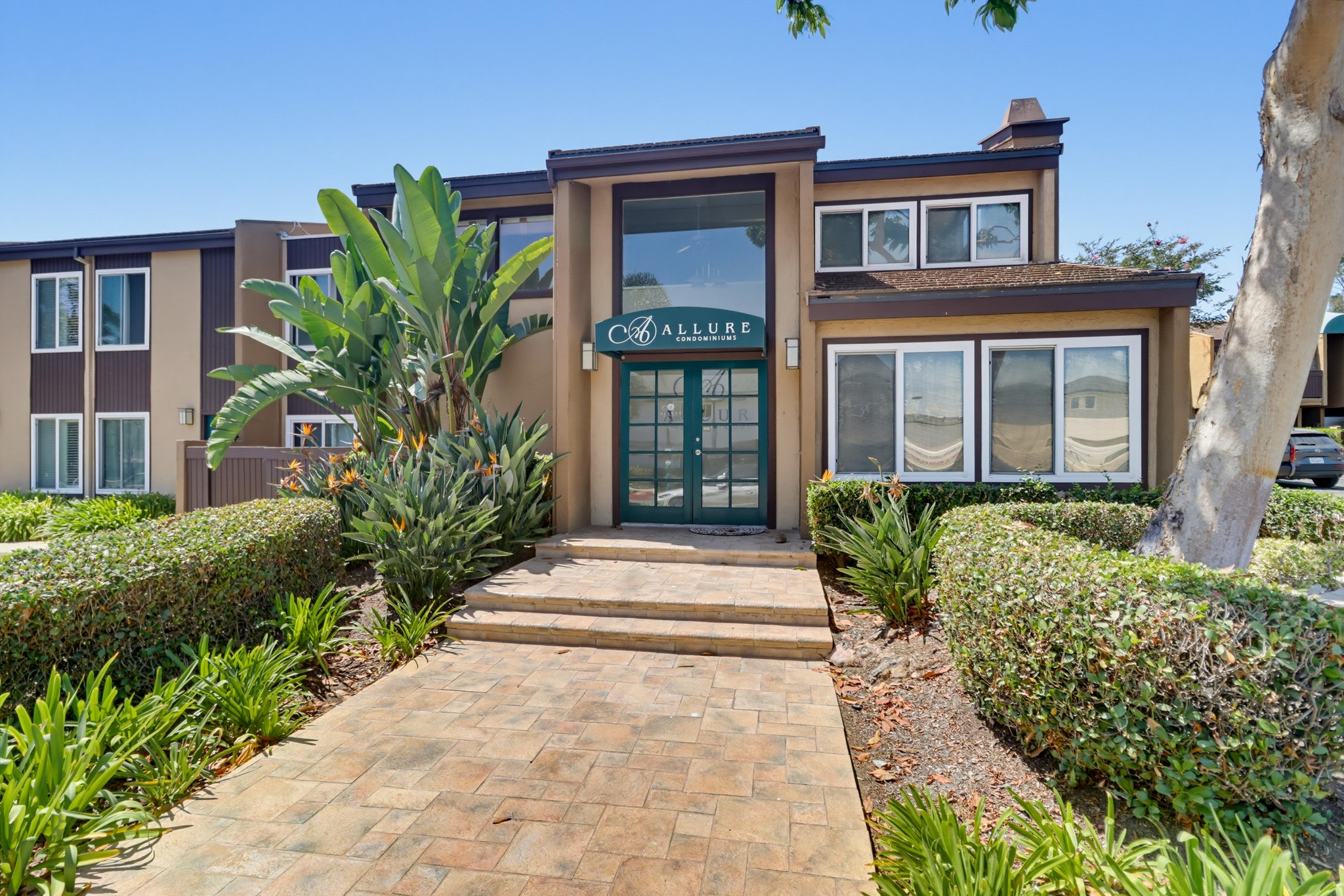 Virtual tour photo 1 of 44 for 3454 Castle Glen Dr Unit 228
