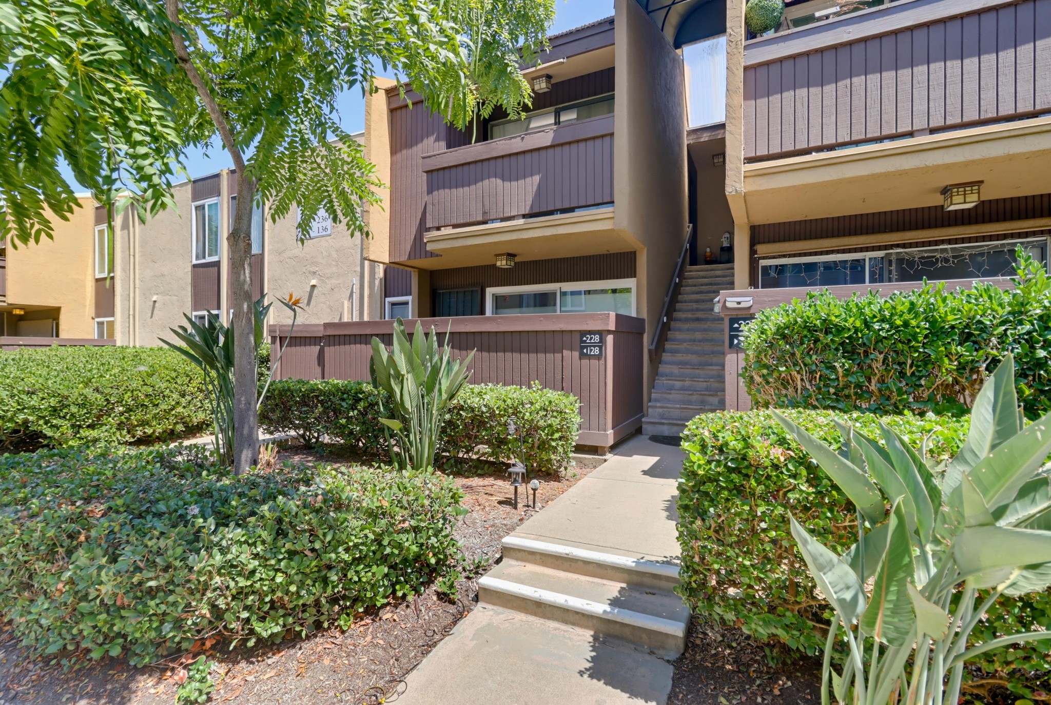 Virtual tour photo 3 of 44 for 3454 Castle Glen Dr Unit 228