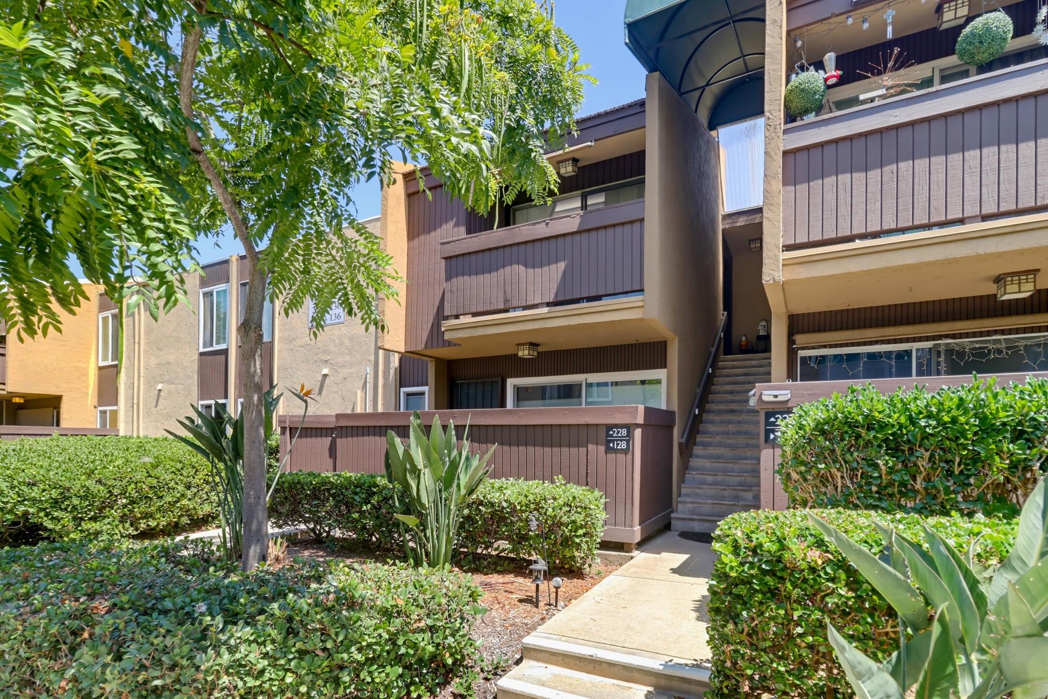 Virtual tour photo 4 of 44 for 3454 Castle Glen Dr Unit 228