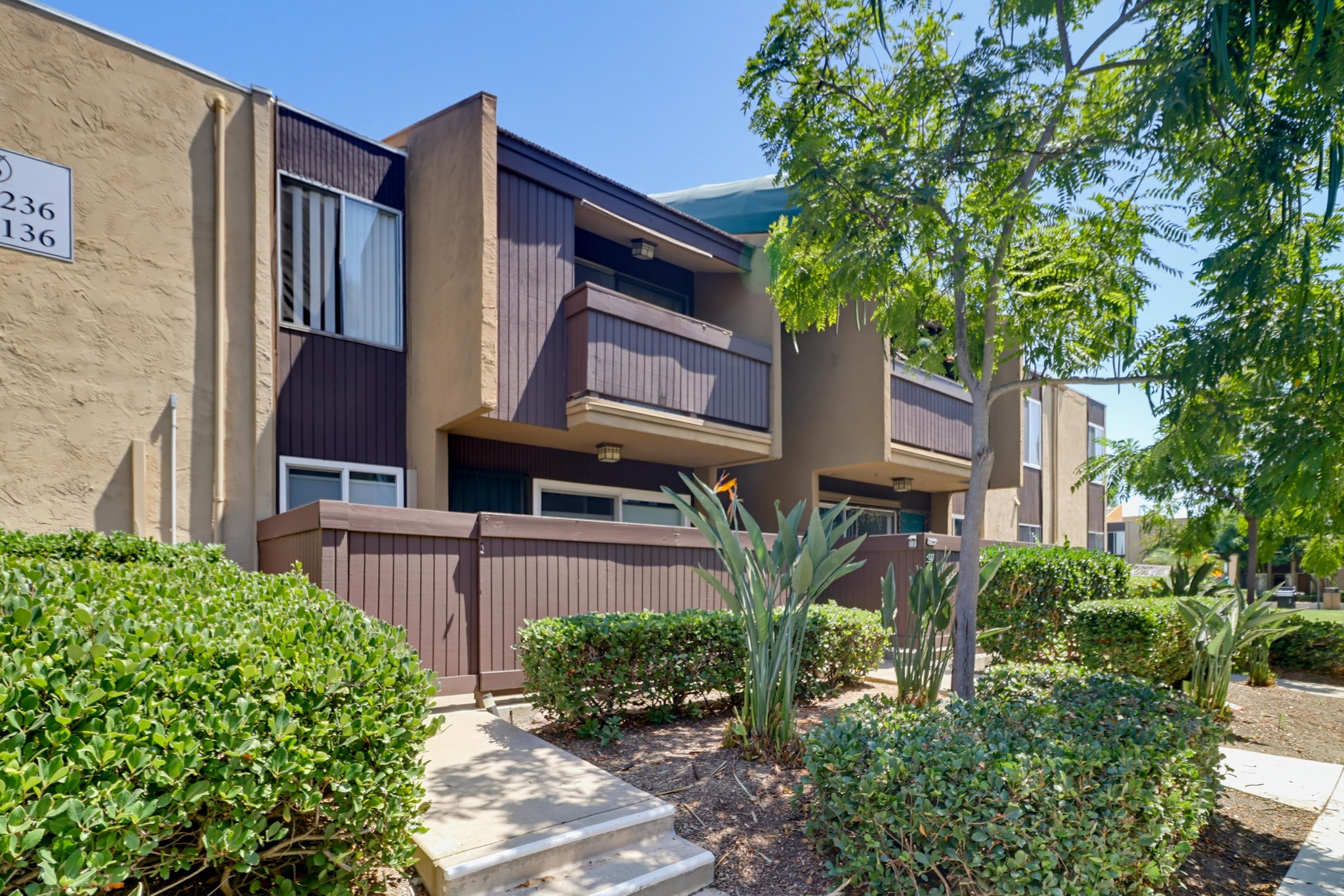 Virtual tour photo 5 of 44 for 3454 Castle Glen Dr Unit 228