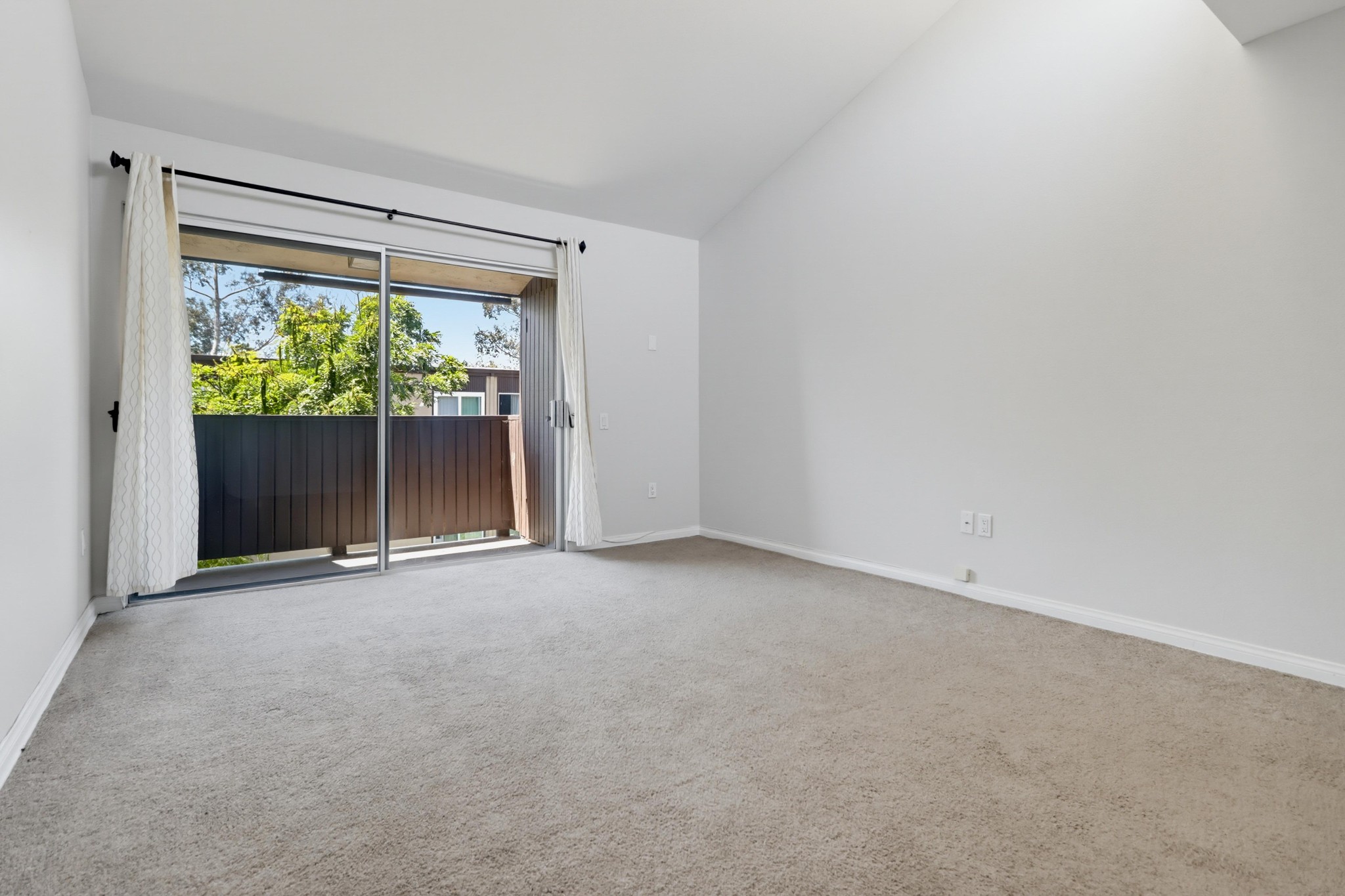 Virtual tour photo 7 of 44 for 3454 Castle Glen Dr Unit 228