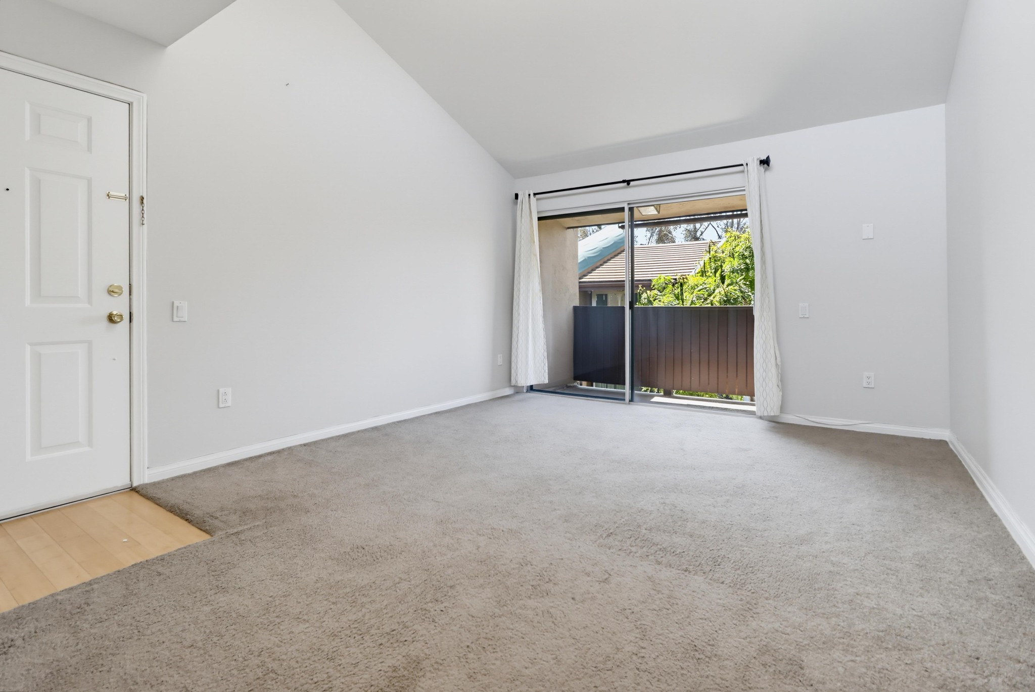 Virtual tour photo 8 of 44 for 3454 Castle Glen Dr Unit 228