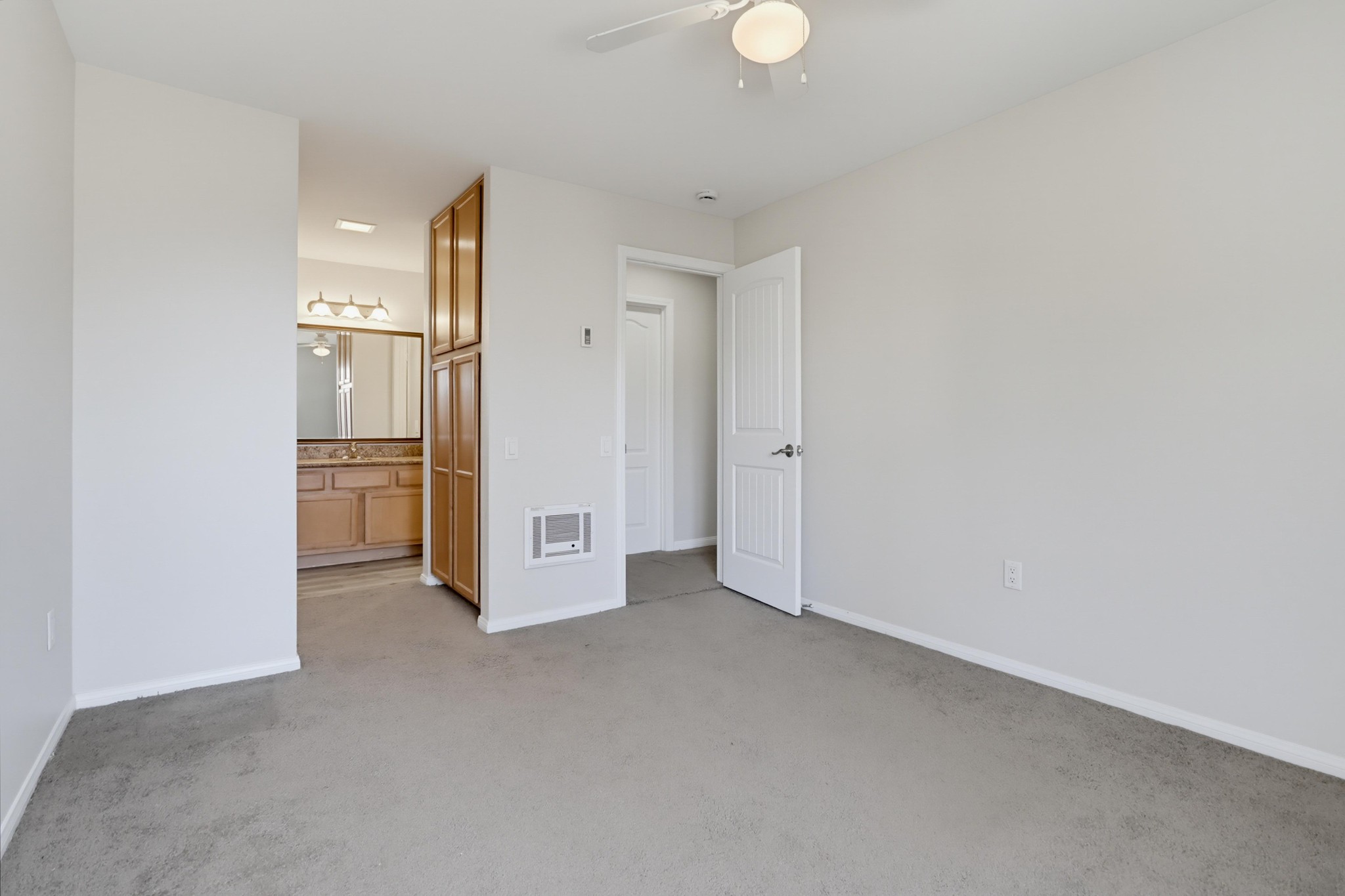 Virtual tour photo 32 of 44 for 3454 Castle Glen Dr Unit 228