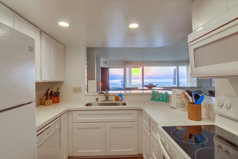 Virtual tour photo 22 of 91 for 3455 Ocean Front Walk #57