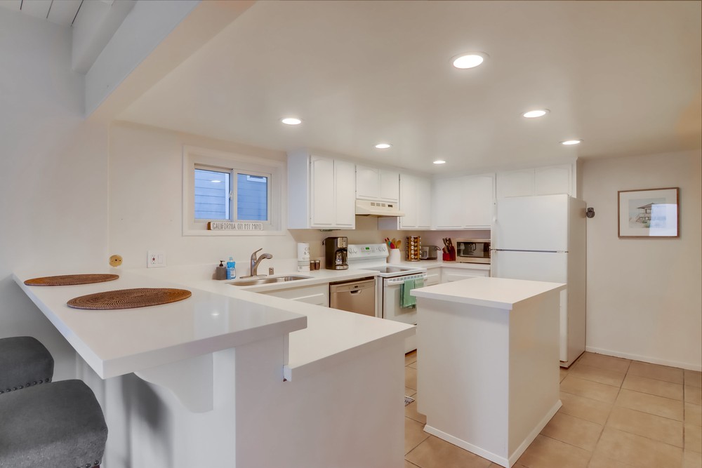 Virtual tour photo 41 of 91 for 3455 Ocean Front Walk #57