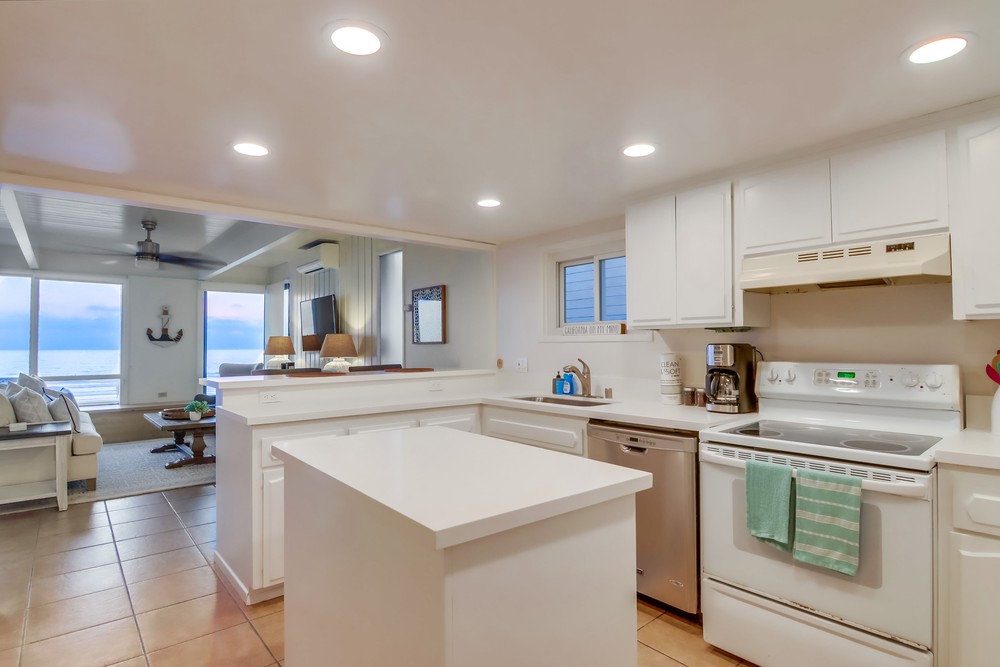 Virtual tour photo 43 of 91 for 3455 Ocean Front Walk #57