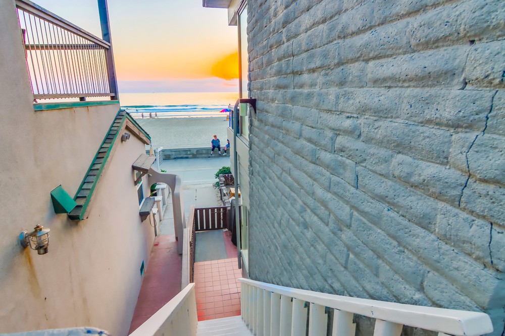 Virtual tour photo 79 of 91 for 3455 Ocean Front Walk #57