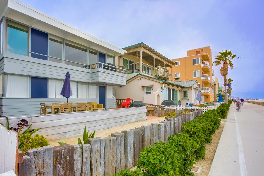 Virtual tour photo 4 of 80 for 3455 Ocean Front Walk #57