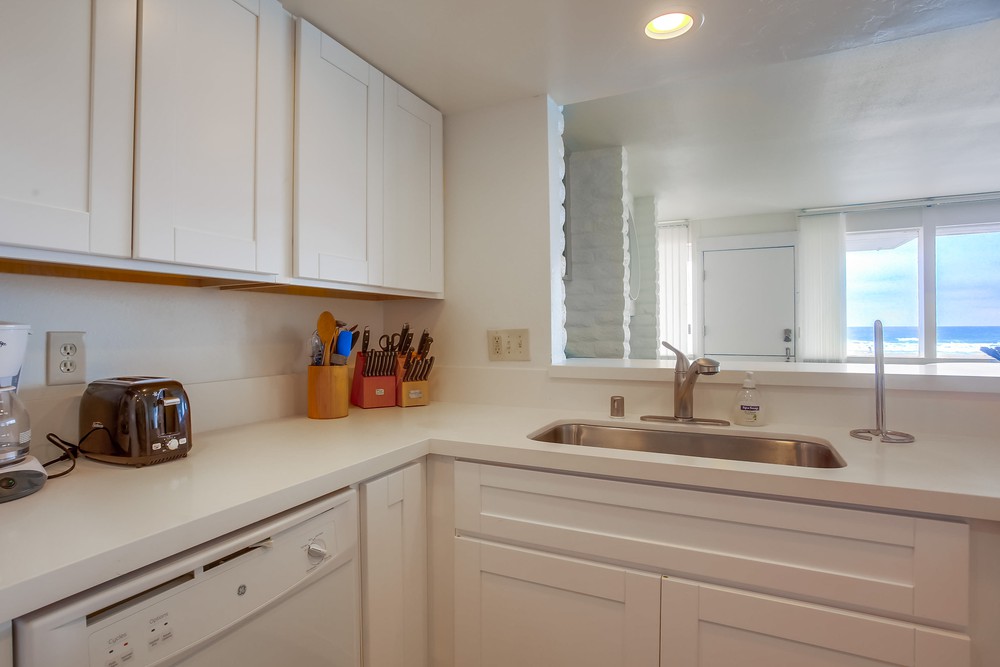 Virtual tour photo 30 of 80 for 3455 Ocean Front Walk #57
