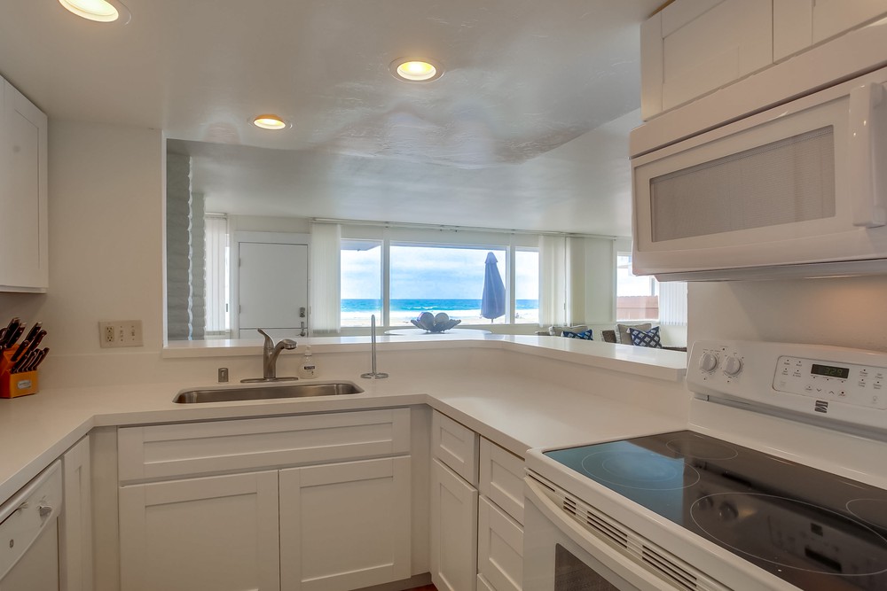 Virtual tour photo 31 of 80 for 3455 Ocean Front Walk #57