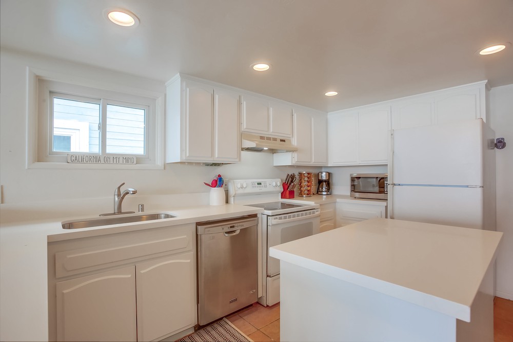 Virtual tour photo 43 of 80 for 3455 Ocean Front Walk #57