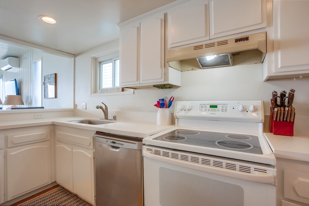 Virtual tour photo 45 of 80 for 3455 Ocean Front Walk #57