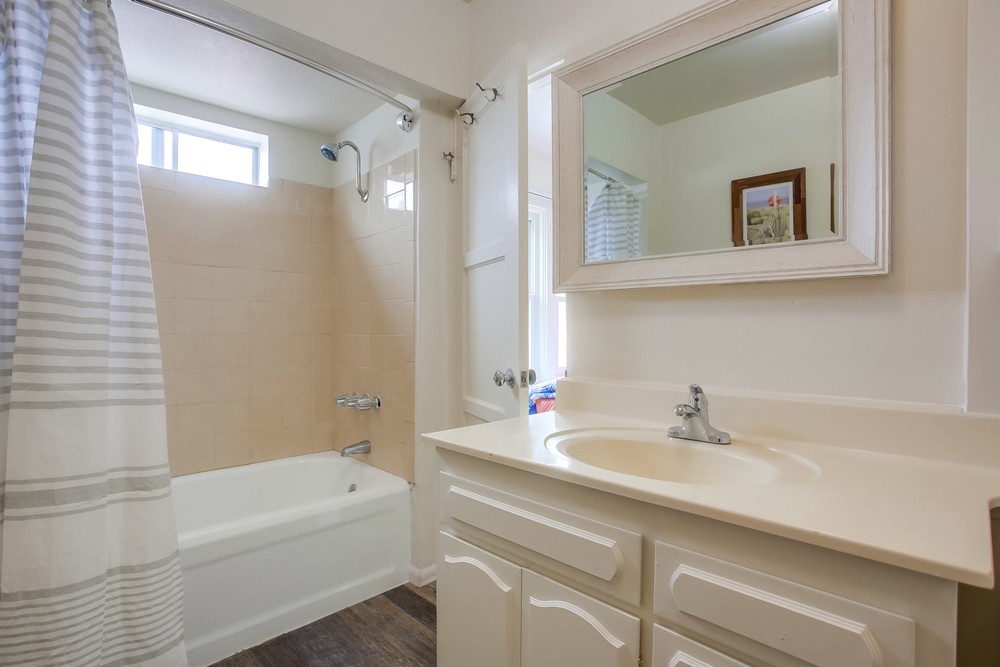 Virtual tour photo 73 of 80 for 3455 Ocean Front Walk #57