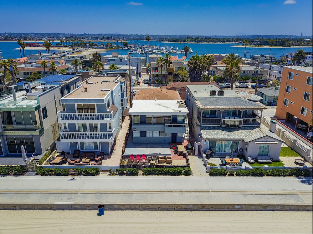 Virtual tour photo 3 of 28 for 3455 Ocean Front Walk