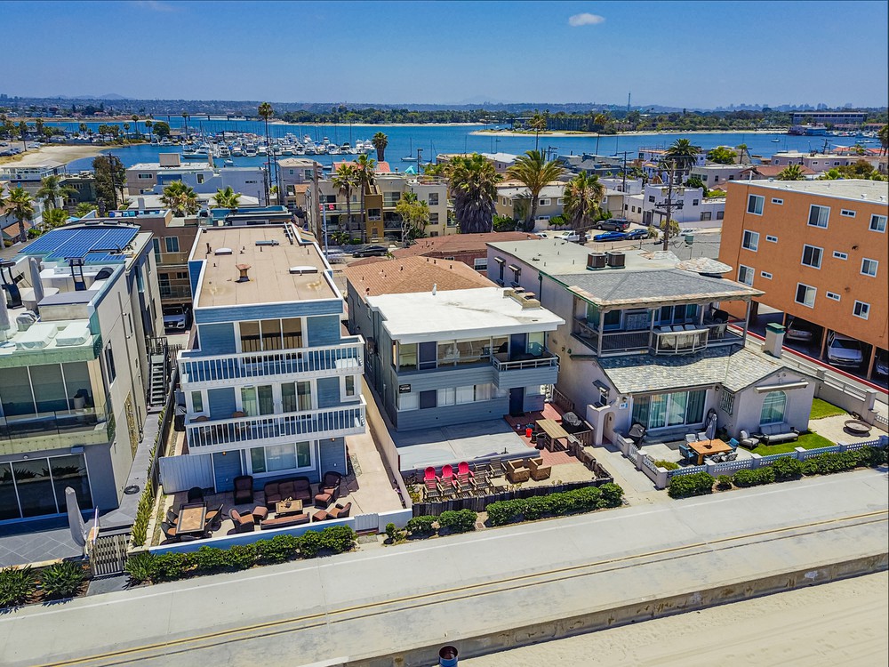 Virtual tour photo 5 of 28 for 3455 Ocean Front Walk