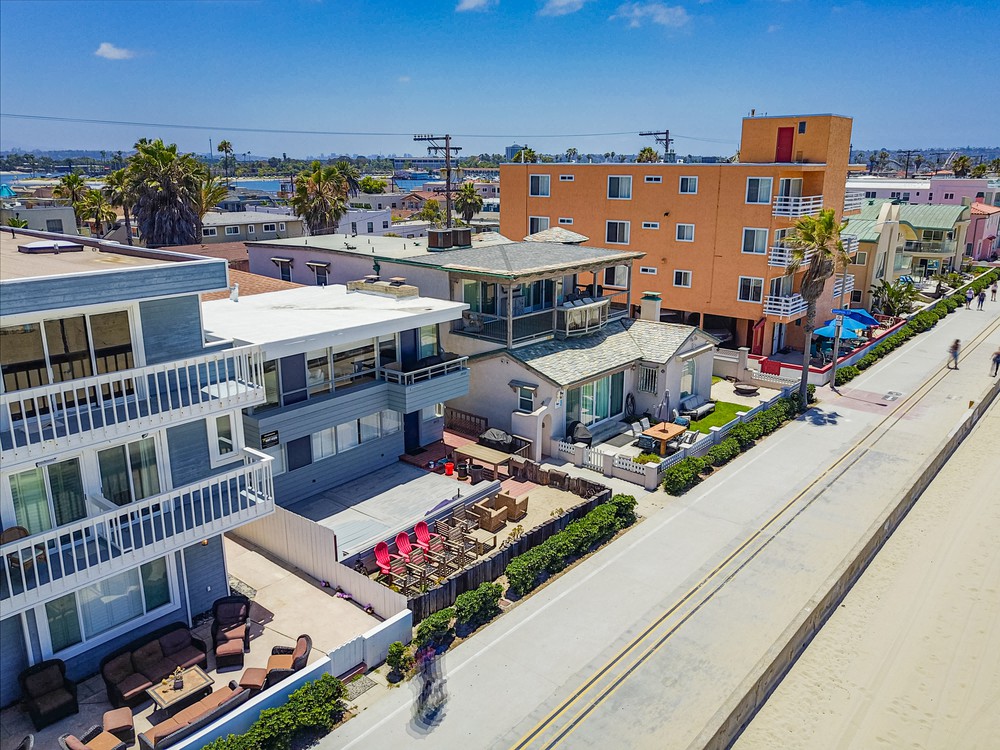 Virtual tour photo 7 of 28 for 3455 Ocean Front Walk