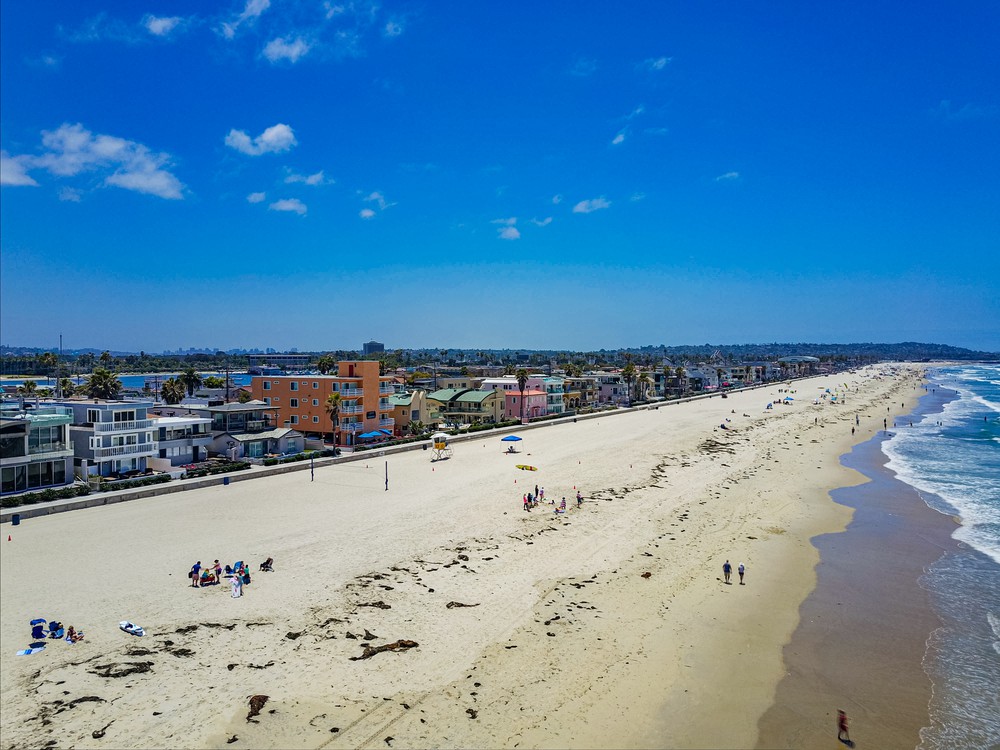Virtual tour photo 10 of 28 for 3455 Ocean Front Walk