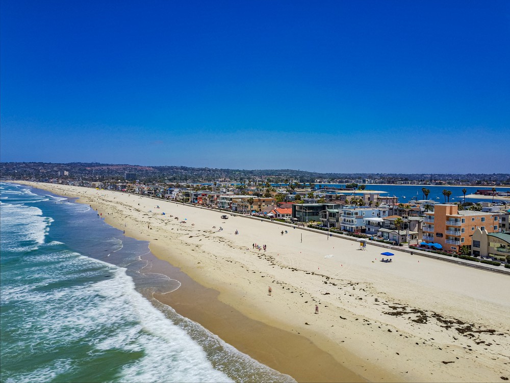 Virtual tour photo 15 of 28 for 3455 Ocean Front Walk