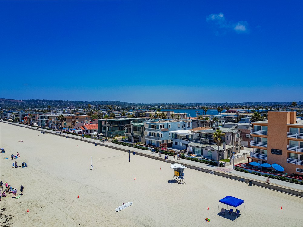 Virtual tour photo 17 of 28 for 3455 Ocean Front Walk
