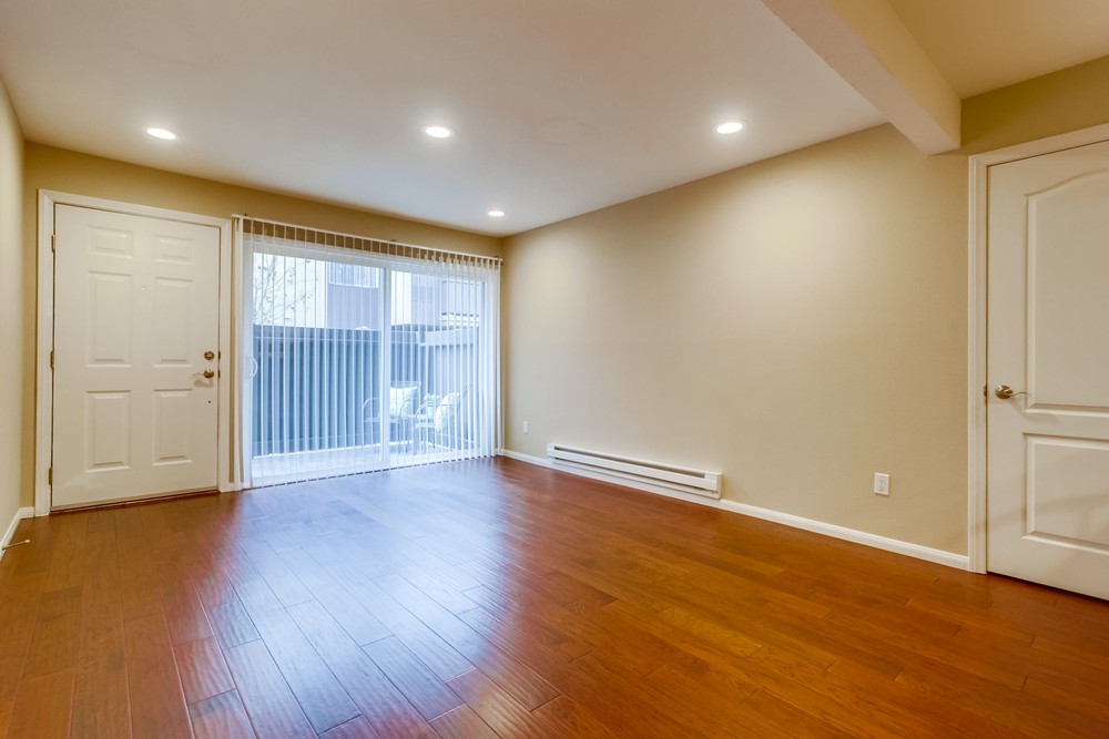Virtual tour photo 10 of 32 for 3456 Castle Glen Dr #173