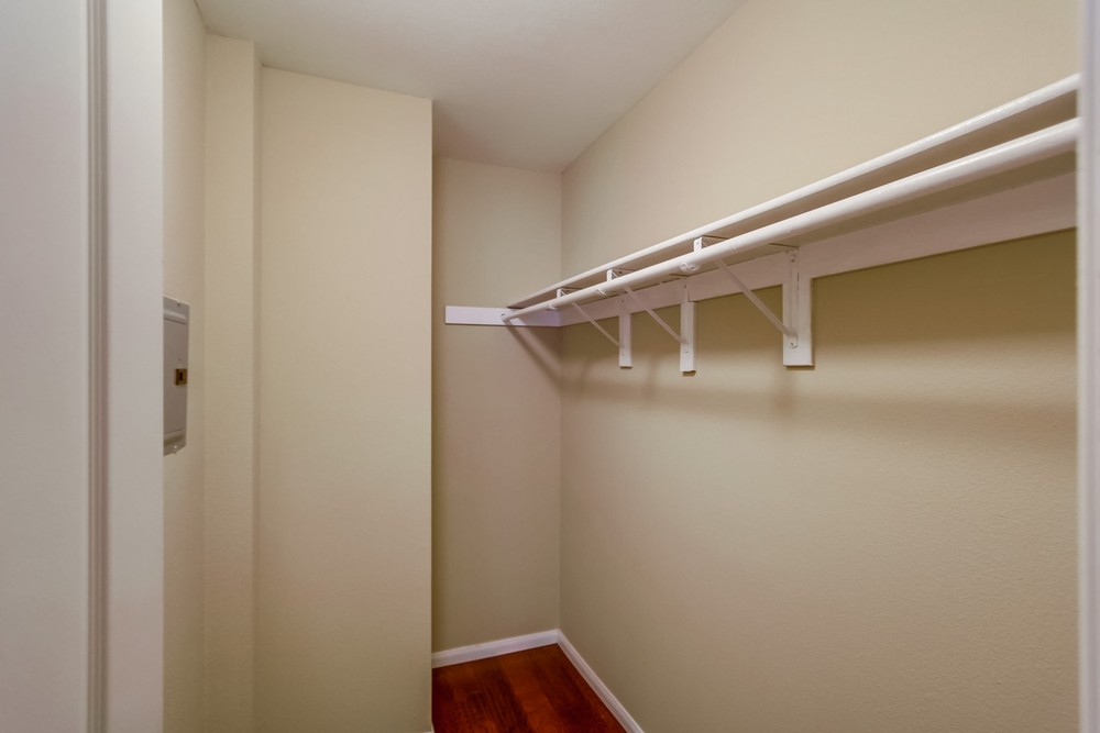 Virtual tour photo 24 of 32 for 3456 Castle Glen Dr #173