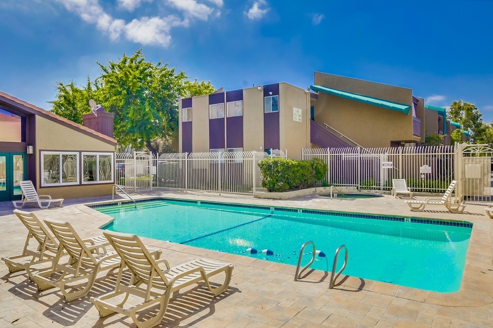 Virtual tour photo 26 of 32 for 3456 Castle Glen Dr #173