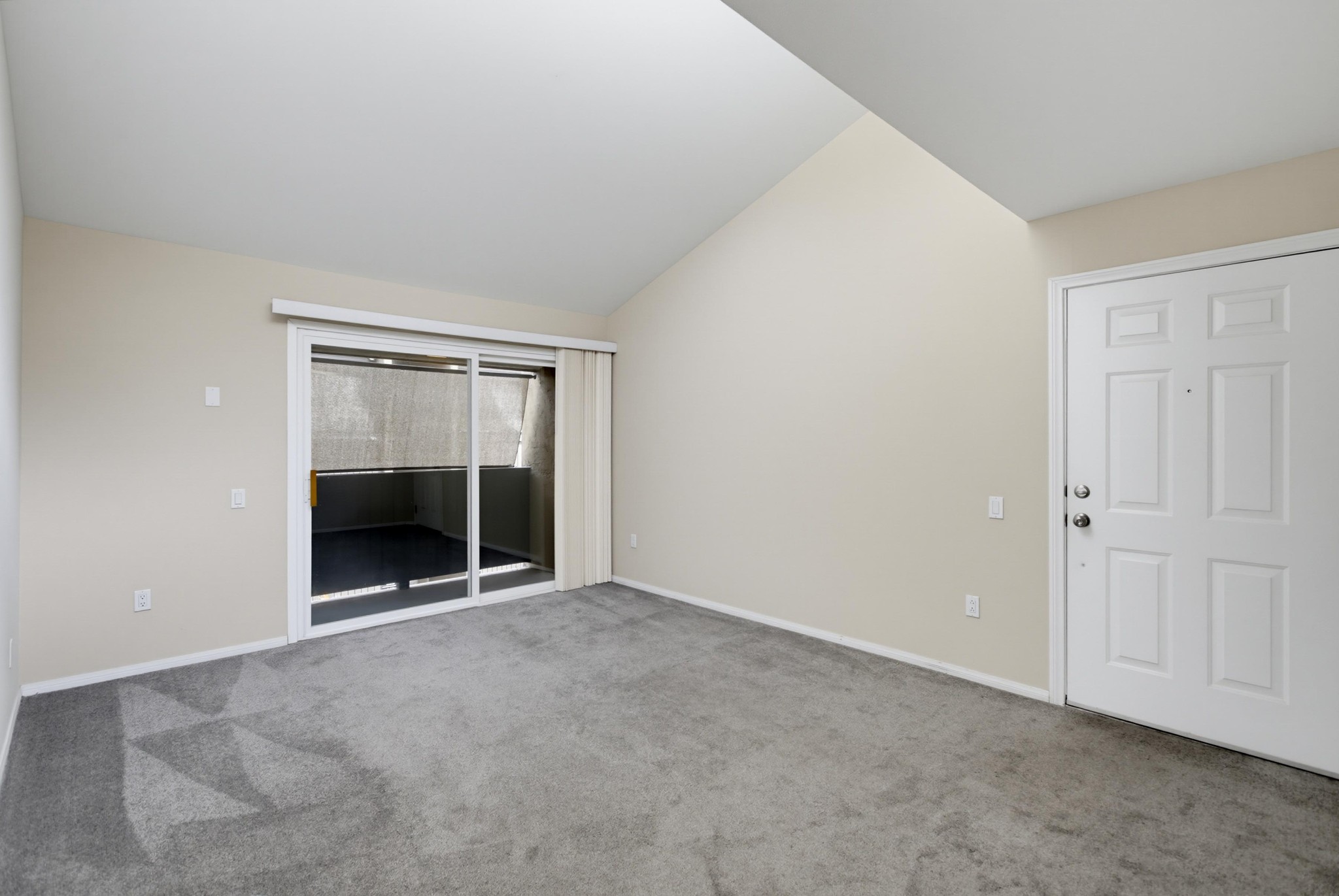 Virtual tour photo 5 of 40 for 3456 Castle Glen Dr