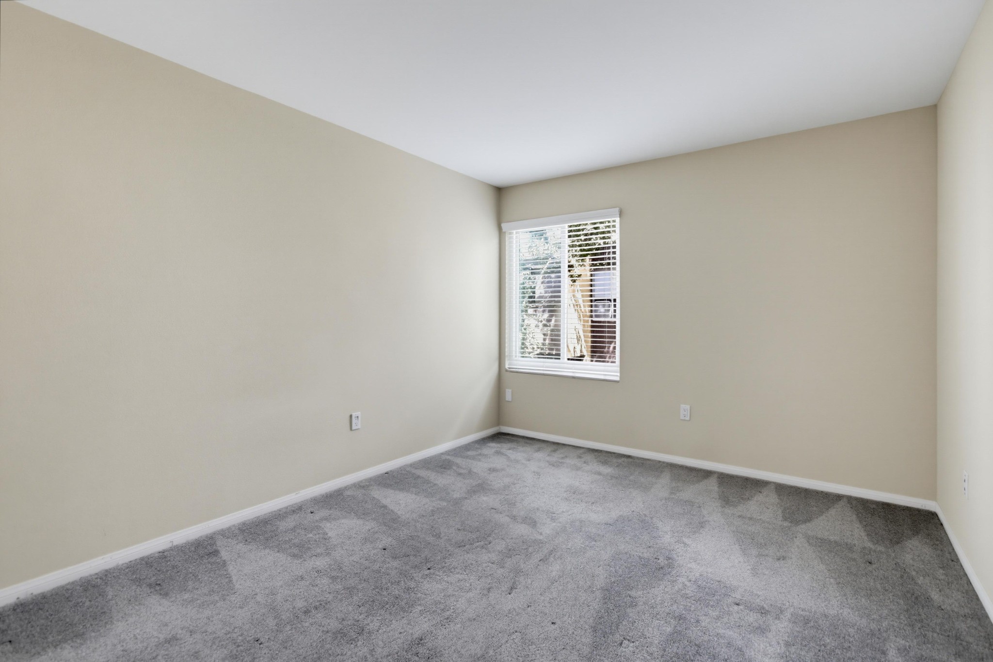 Virtual tour photo 19 of 40 for 3456 Castle Glen Dr