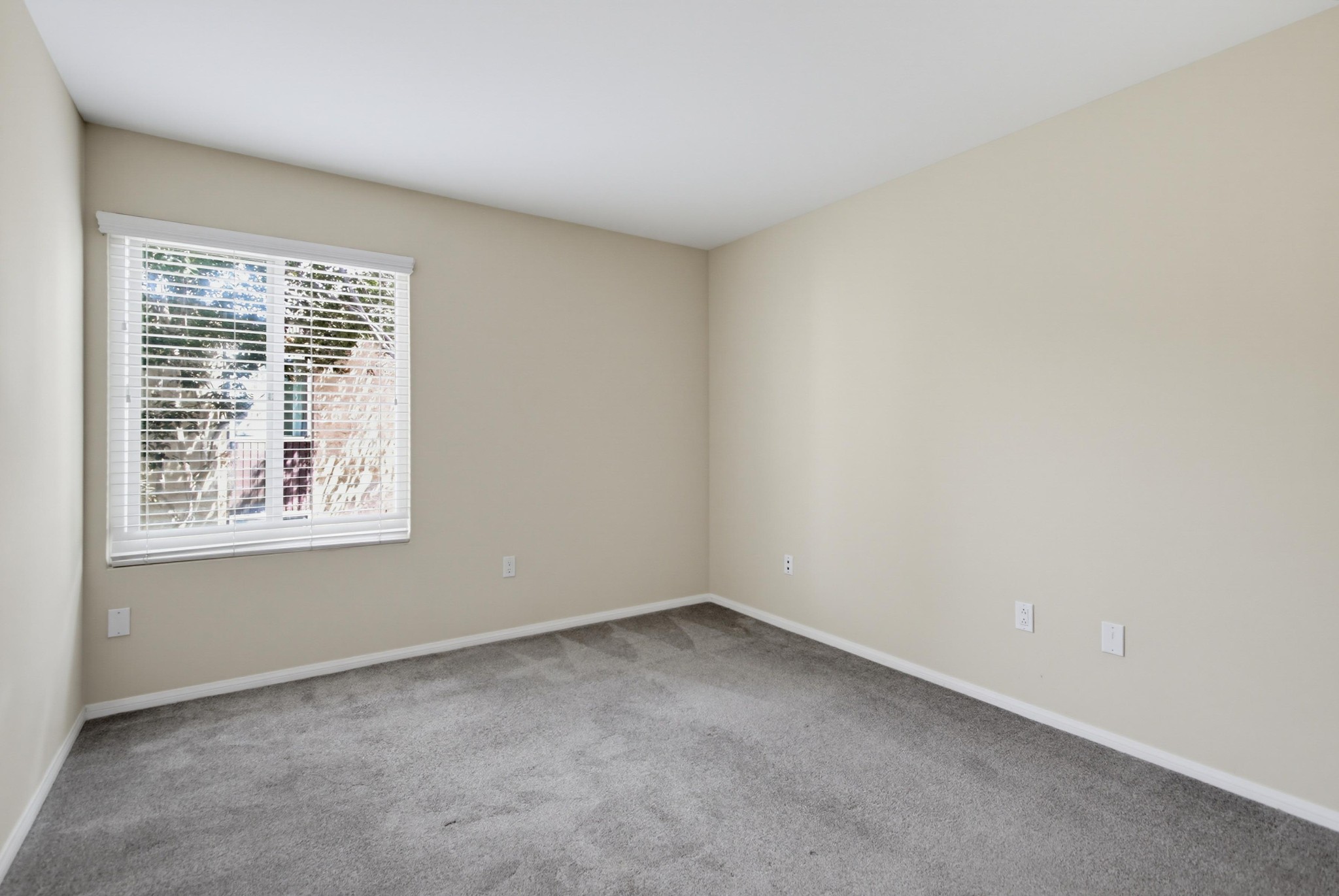Virtual tour photo 20 of 40 for 3456 Castle Glen Dr