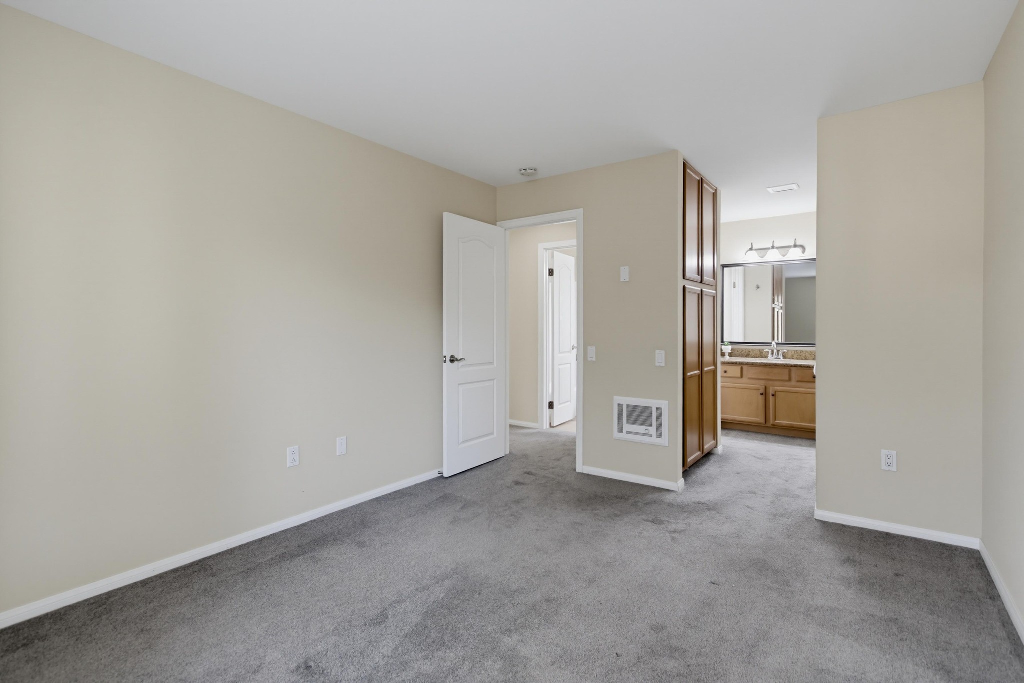 Virtual tour photo 22 of 40 for 3456 Castle Glen Dr