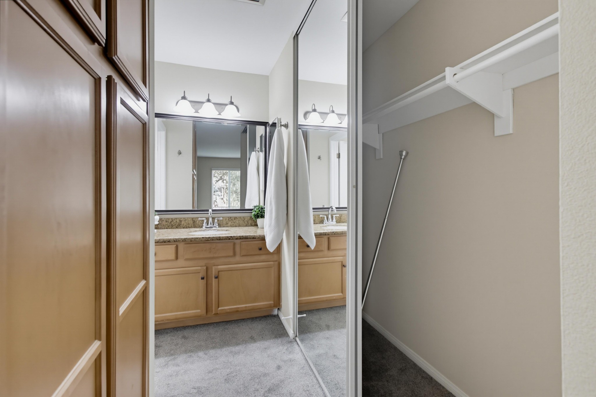 Virtual tour photo 23 of 40 for 3456 Castle Glen Dr