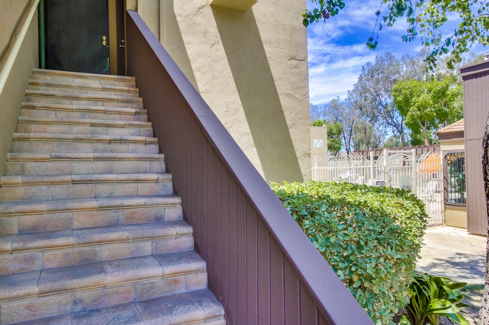 Virtual tour photo 7 of 32 for 3456 Castle Glen Drive #284