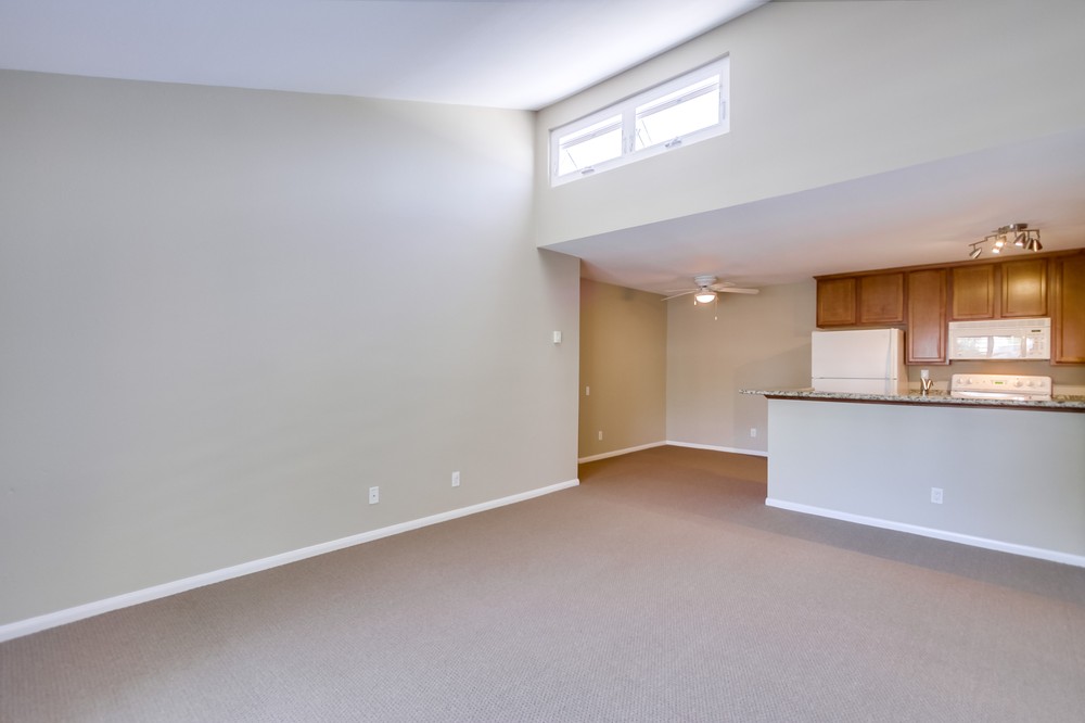 Virtual tour photo 11 of 32 for 3456 Castle Glen Drive #284