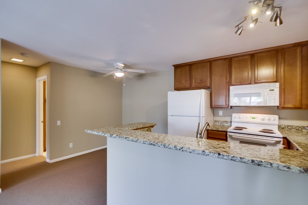 Virtual tour photo 15 of 32 for 3456 Castle Glen Drive #284