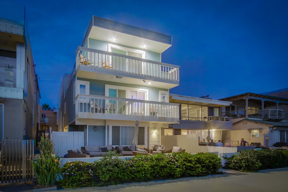 Virtual tour photo 4 of 69 for 3465 Ocean Front Walk