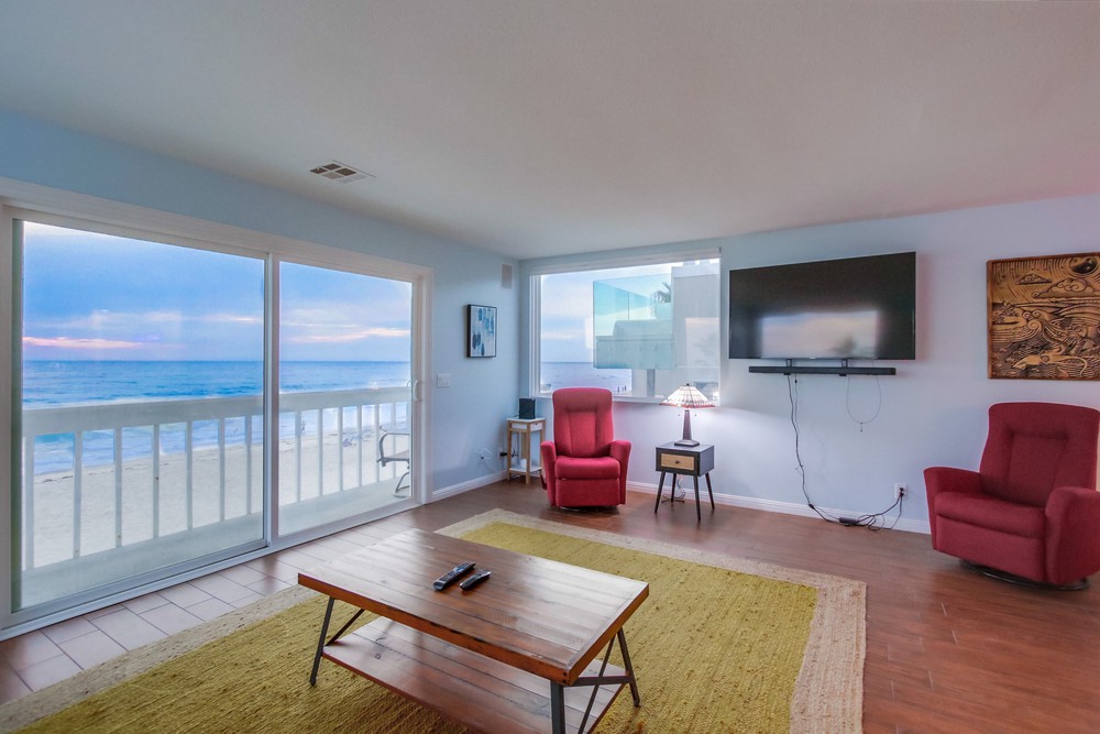 Virtual tour photo 25 of 69 for 3465 Ocean Front Walk