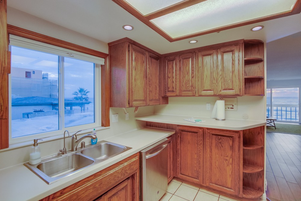 Virtual tour photo 33 of 69 for 3465 Ocean Front Walk