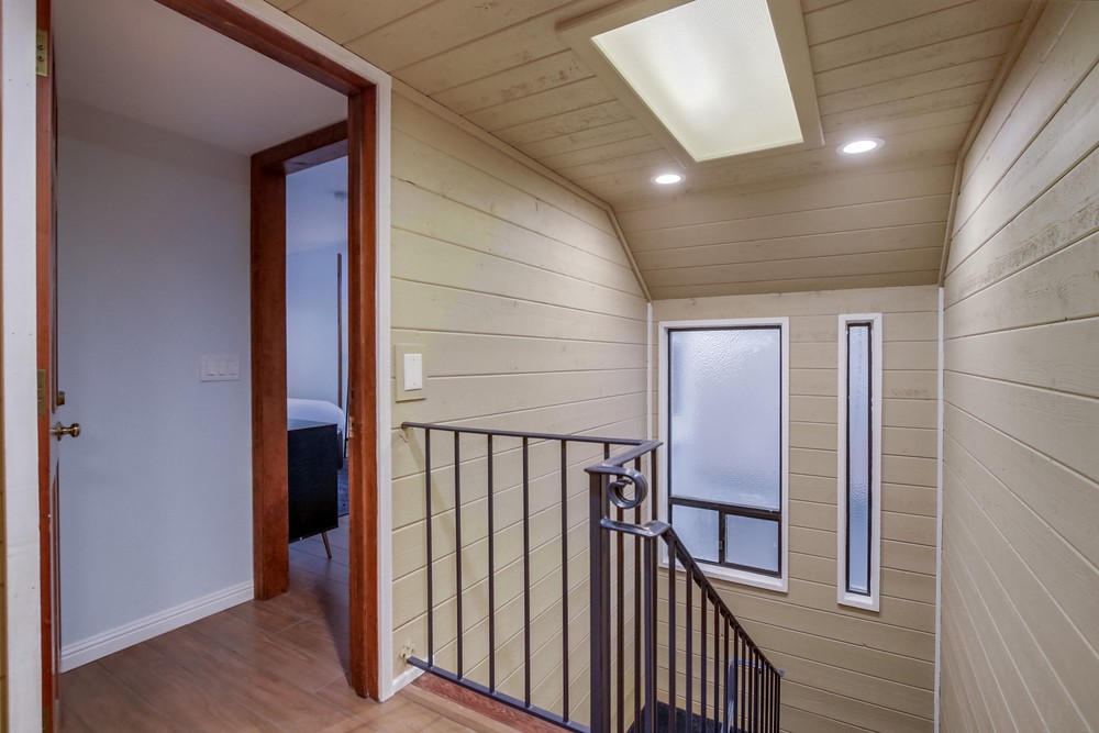 Virtual tour photo 36 of 69 for 3465 Ocean Front Walk