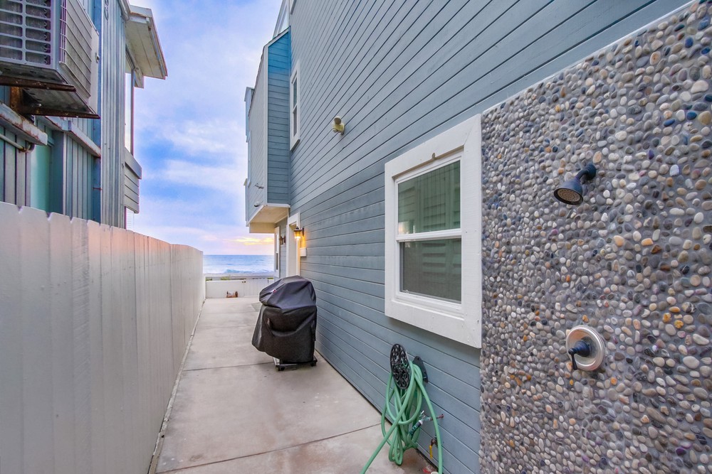 Virtual tour photo 61 of 69 for 3465 Ocean Front Walk